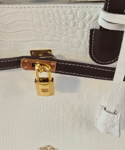 Alternative view of Shirley 2726