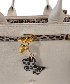 Alternative view of Shirley 2720