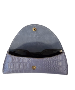 Alternative view of Brillenetuis Marguerite